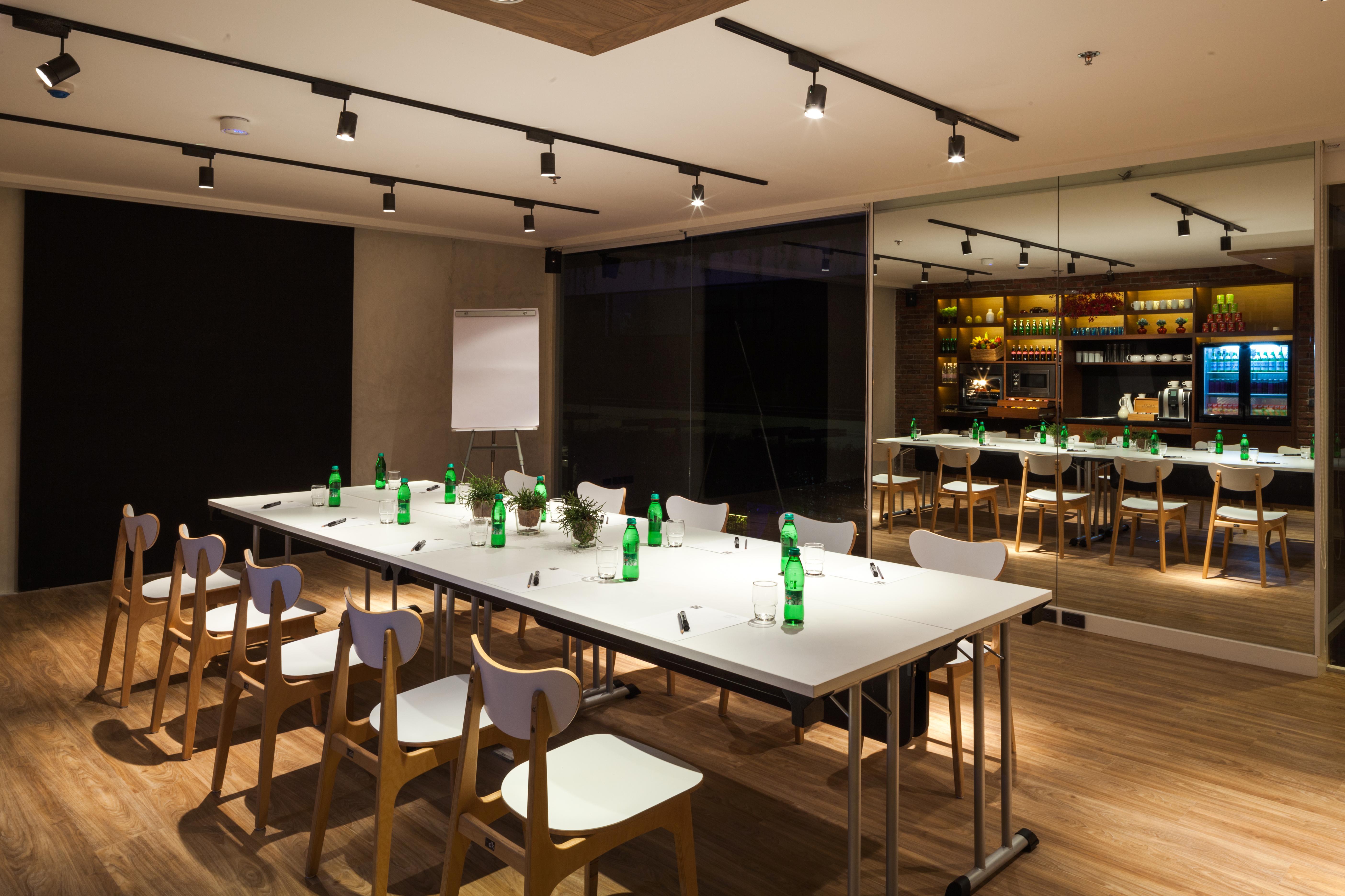 LiT BANGKOK Residence - SHA Extra Plus Banguecoque Exterior foto